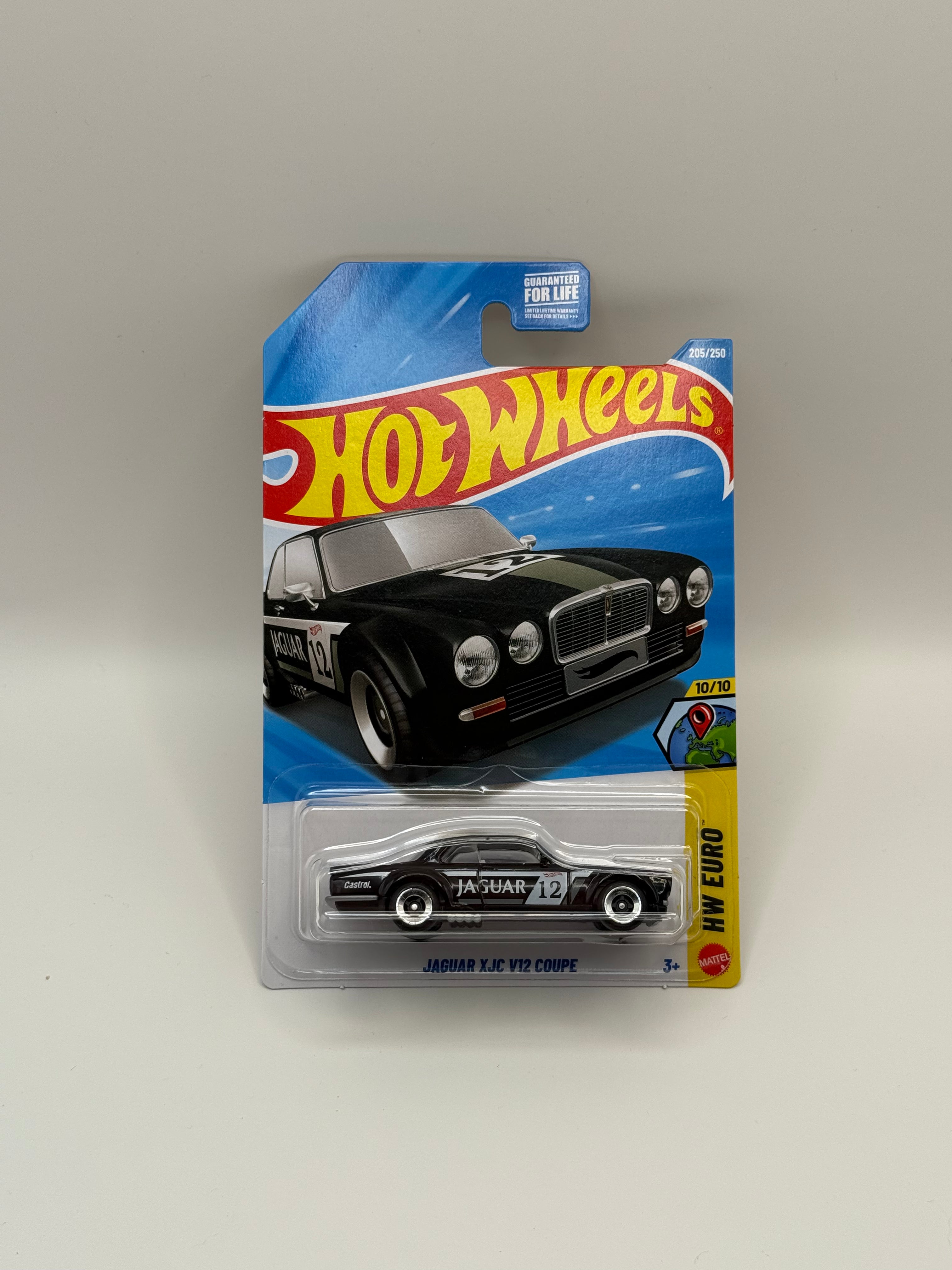 2027 Hot Wheels "A" Case Jaguar XJC V12 Coupe