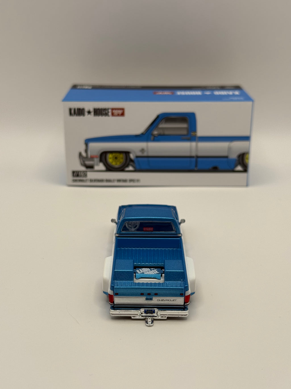 Kaido House x Mini GT 1:64 Chevrolet Silverado Dually Vintage Spec V1