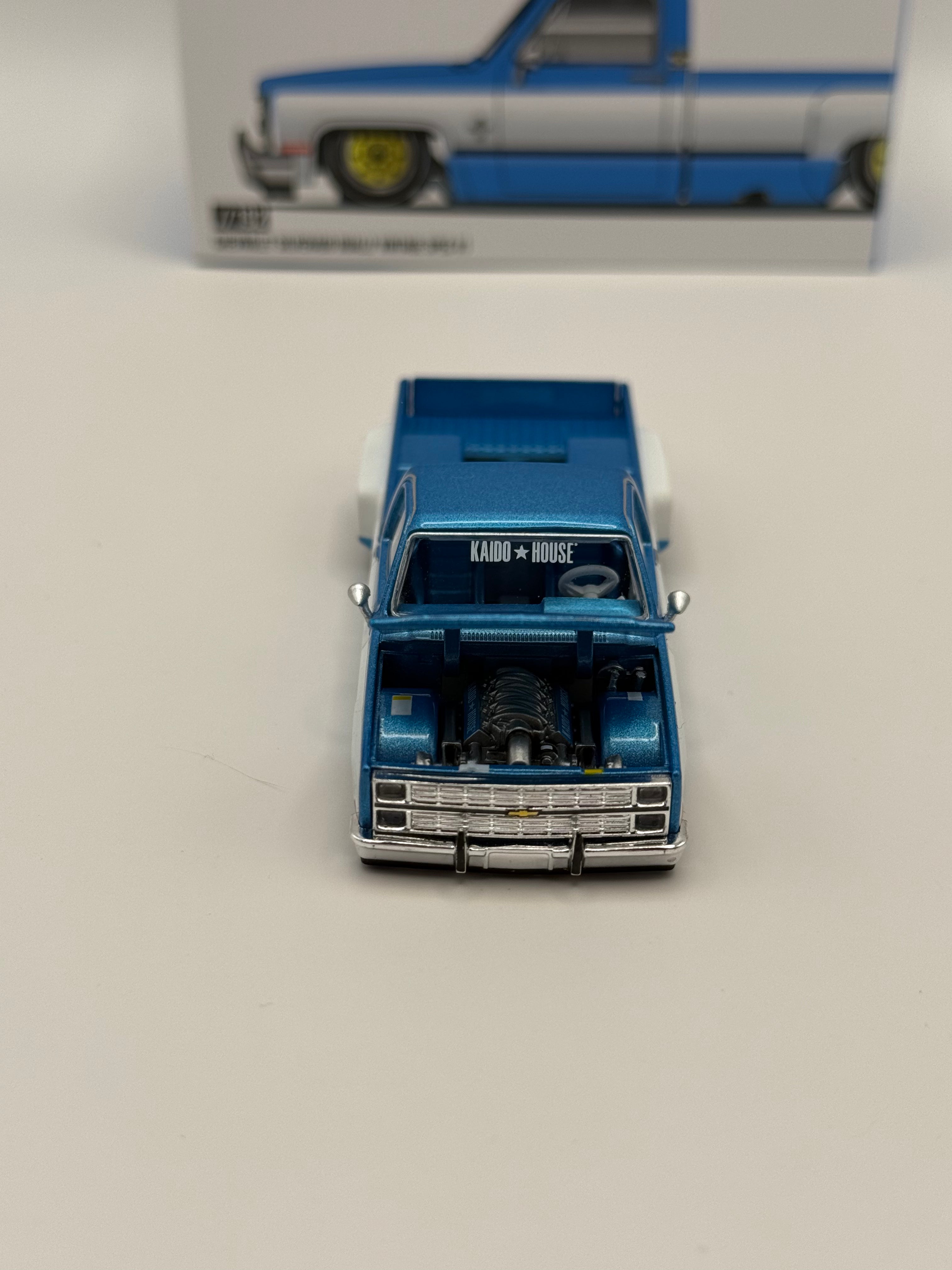 Kaido House x Mini GT 1:64 Chevrolet Silverado Dually Vintage Spec V1